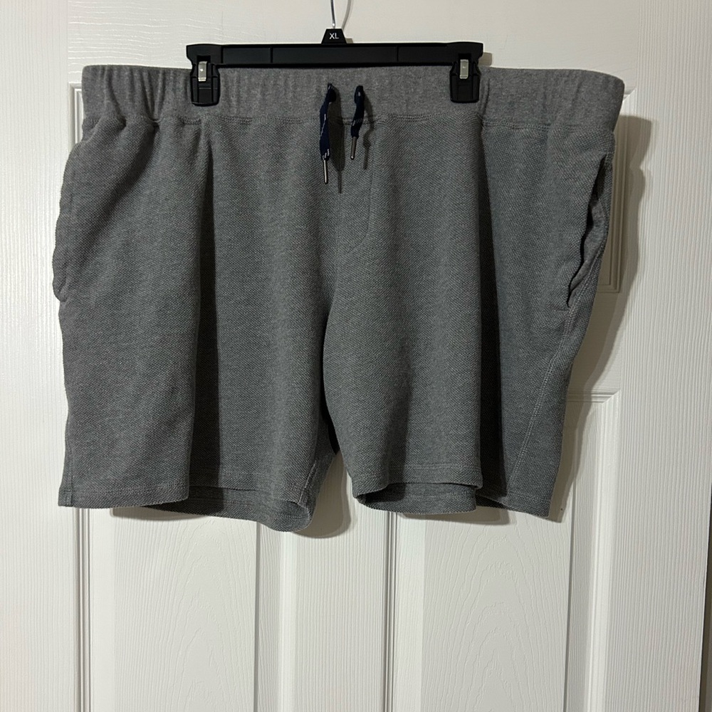 Men’s Gray Southern Tide Shorts Size: XL